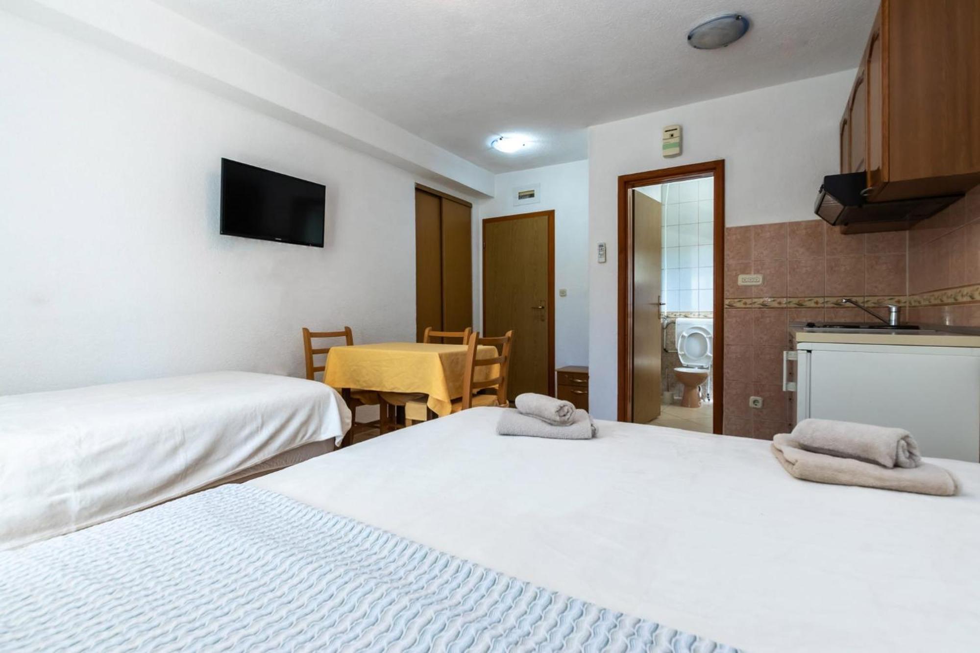 Apartments Dino Kastela Ngoại thất bức ảnh